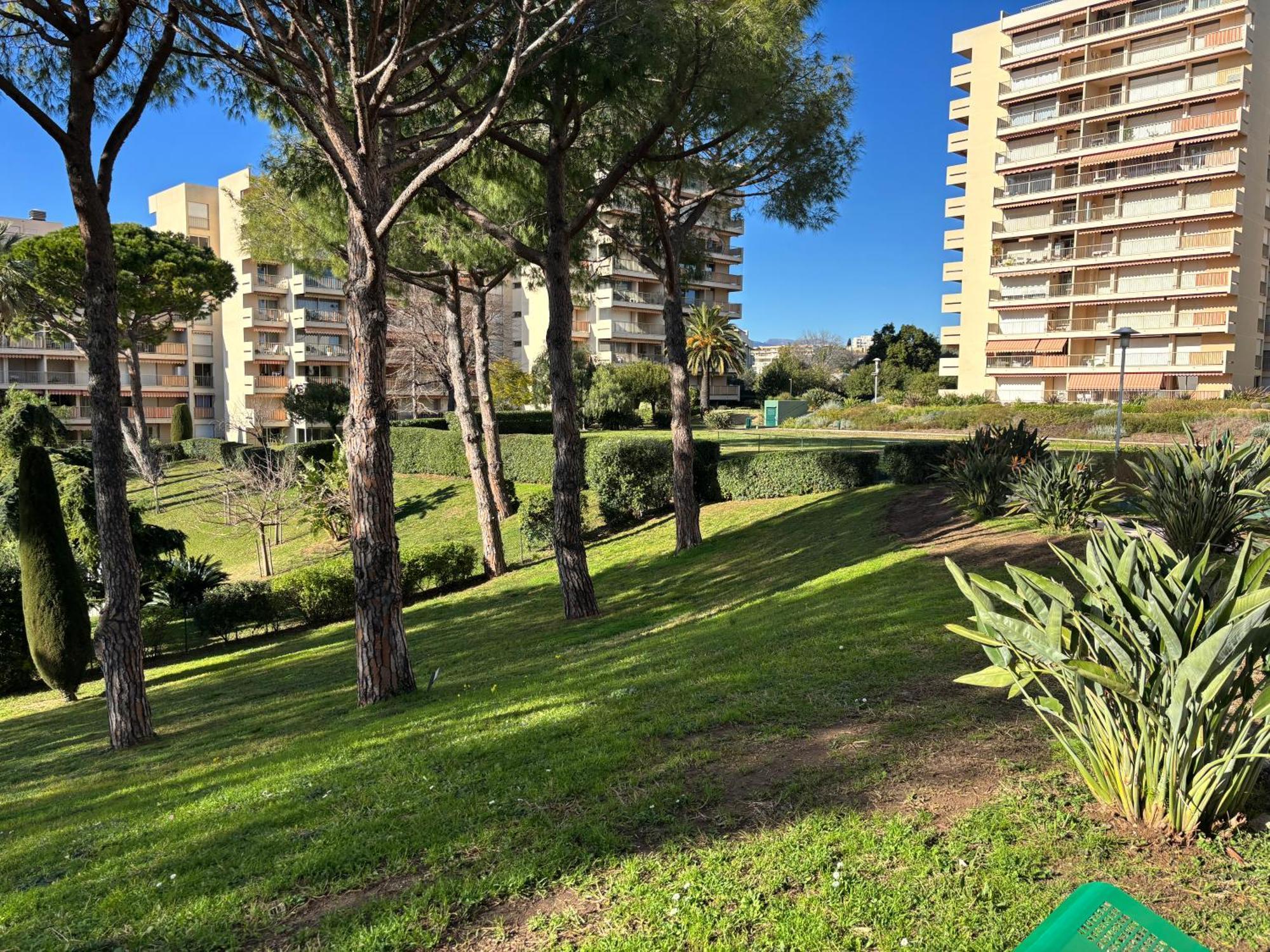 Appartement 2 Pieces Centre Juan Moderne Avec Piscine Tennis *