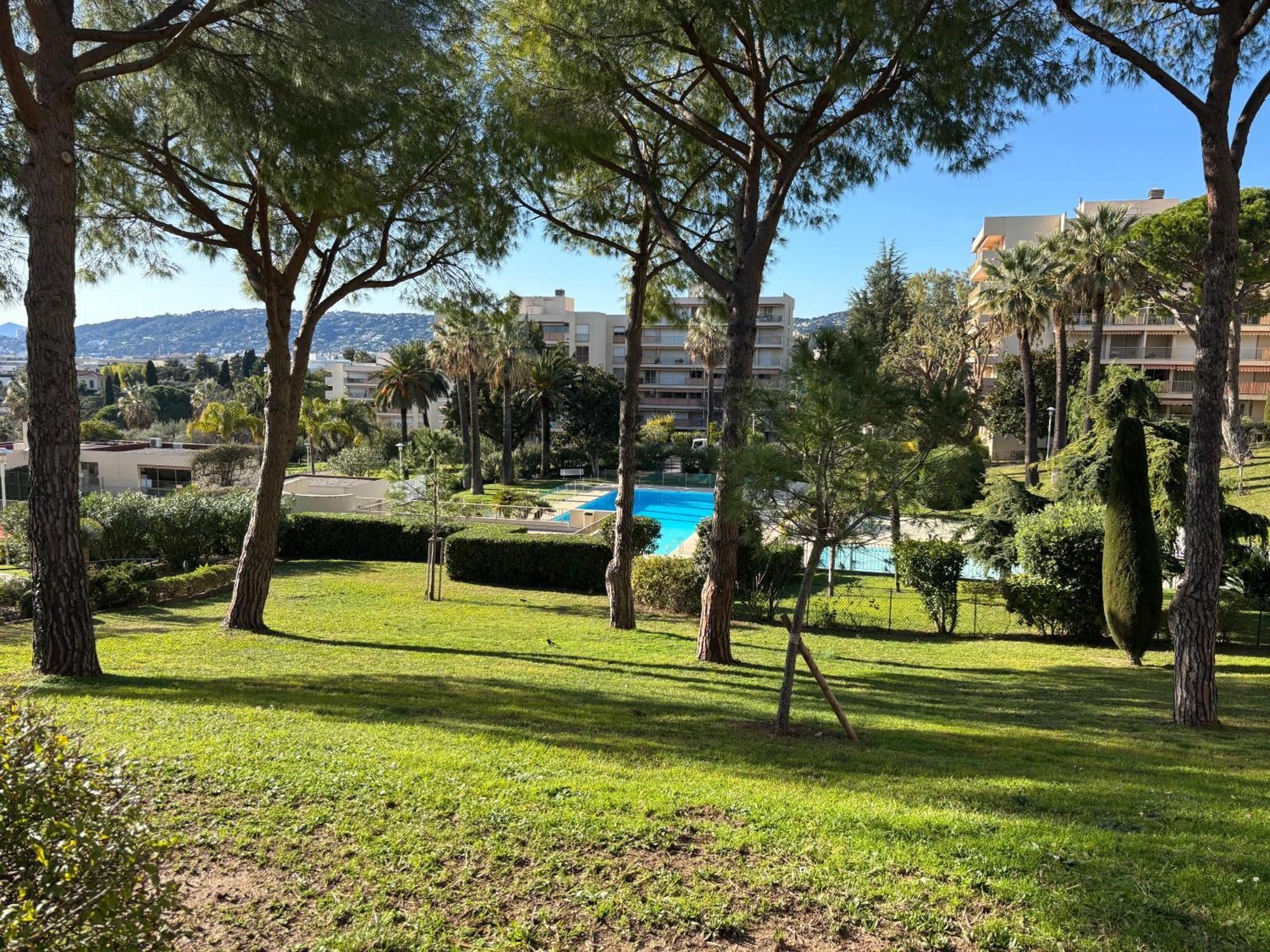 2 Pieces Centre Juan Moderne Avec Piscine Tennis Appartement Antibes